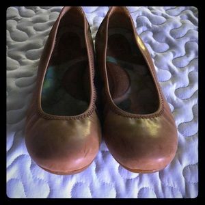 Born Sz 6 M/W Leather Ballet Flats